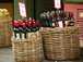  paniers de bouteilles de vin, rue de l'Annonciation